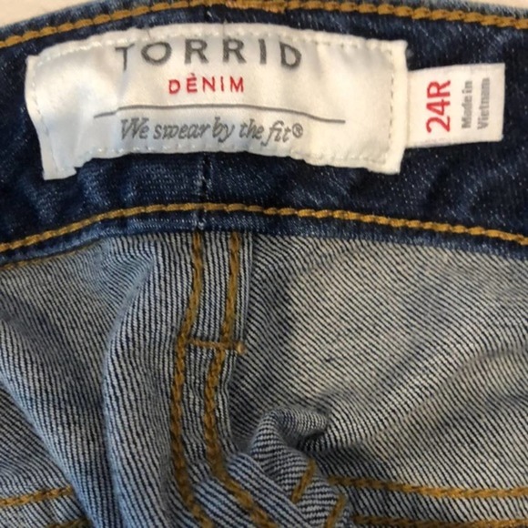 Torrid Skinny Jeans Medium Wash Size 24R - Picture 6 of 7